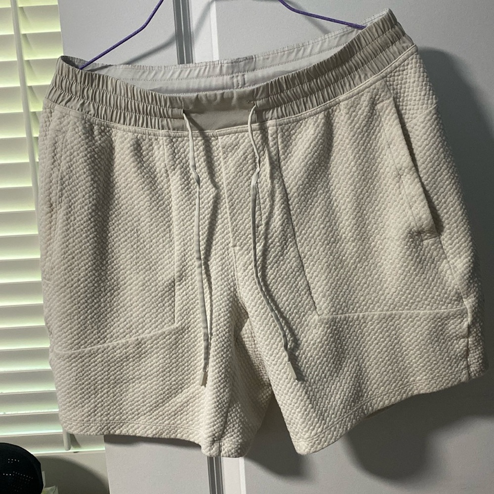 Lululemon At Ease Short 7”